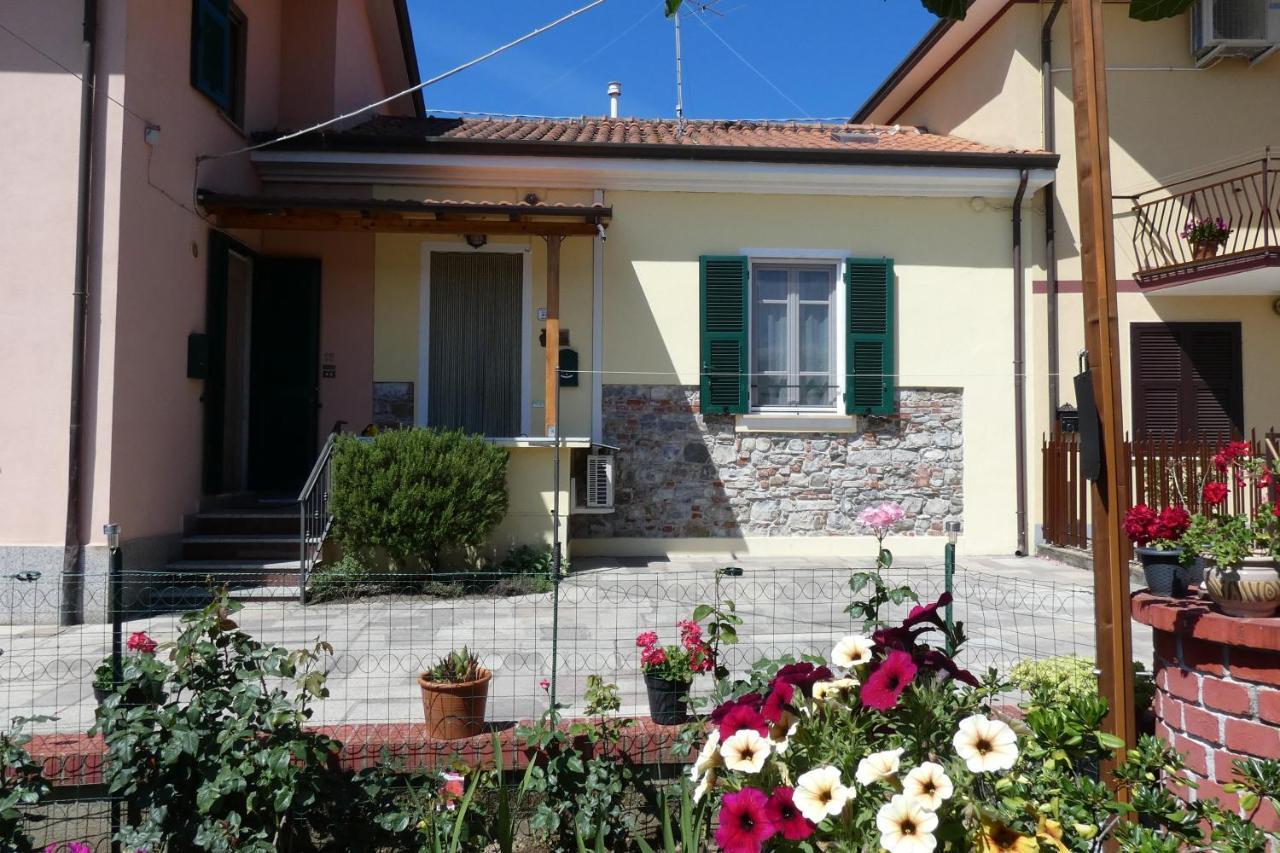 La Casa Nell'aia Сasa de vacaciones Sarzana